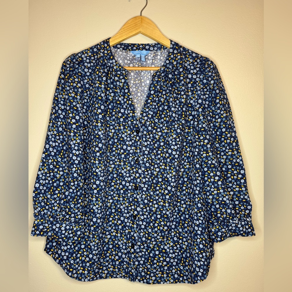 Draper James Floral Blouse Medium‎ Blue Button Front 3/4 Sleeve